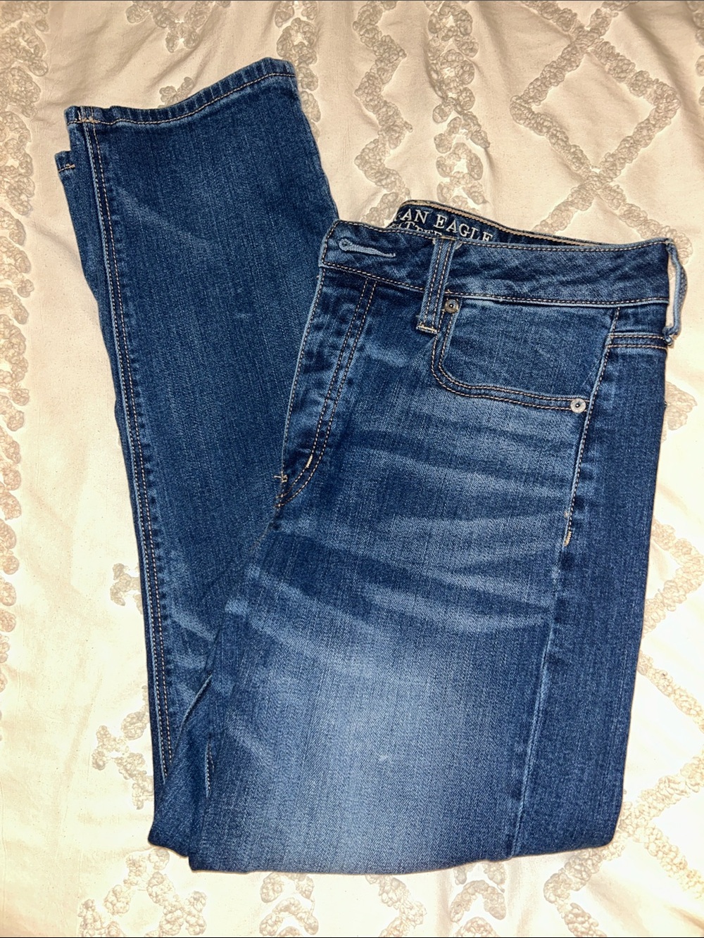 American Eagle Outfitters Blue Slim Straight Capris.